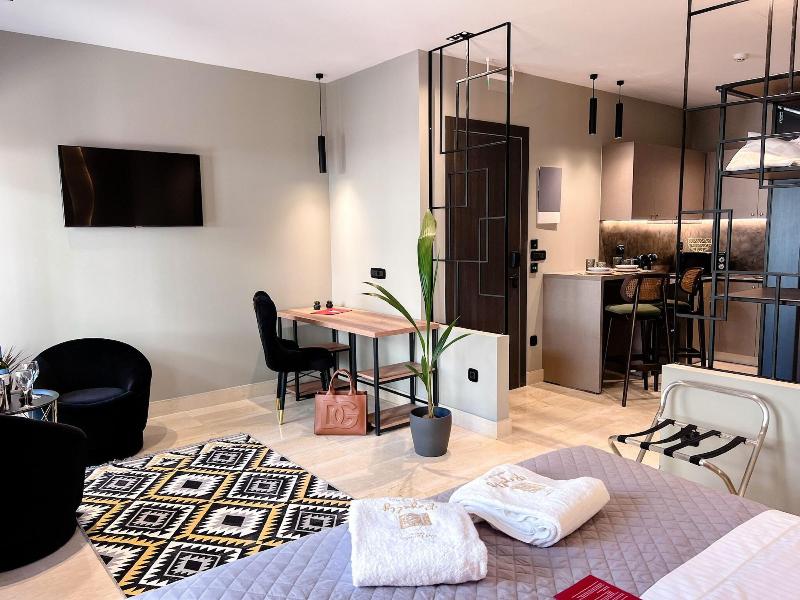 Royalty Suites Psyrri image