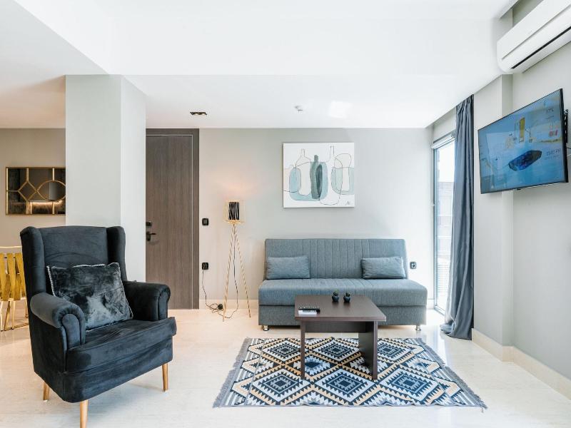 Royalty Suites Psyrri image