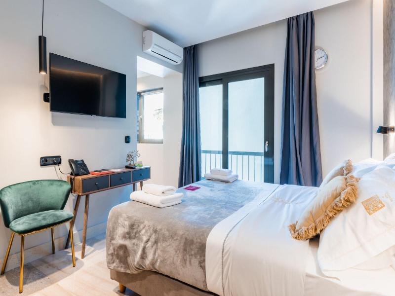 Royalty Suites Psyrri image