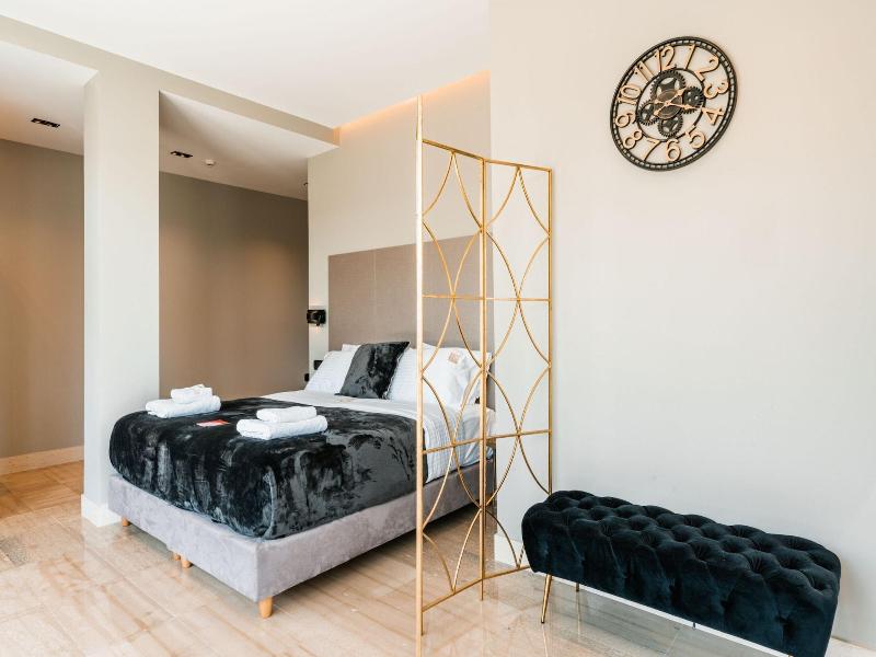 Royalty Suites Psyrri image