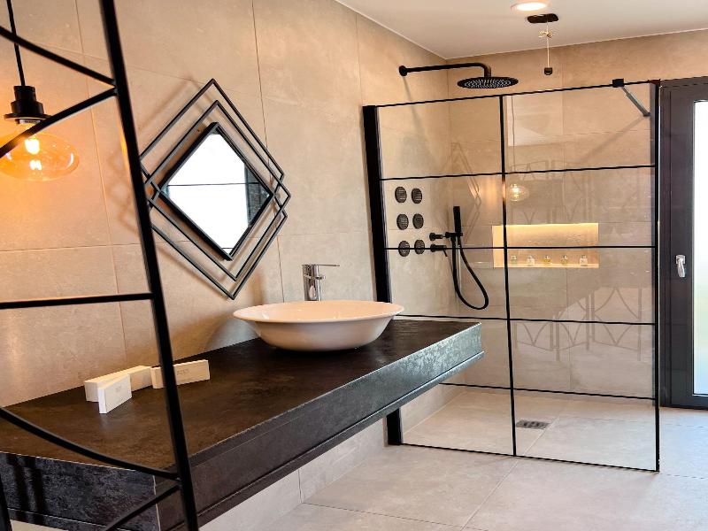 Royalty Suites Psyrri image