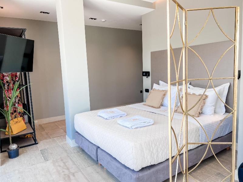 Royalty Suites Psyrri image