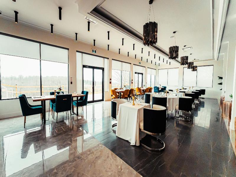 Mount Alverno Luxury Resorts image
