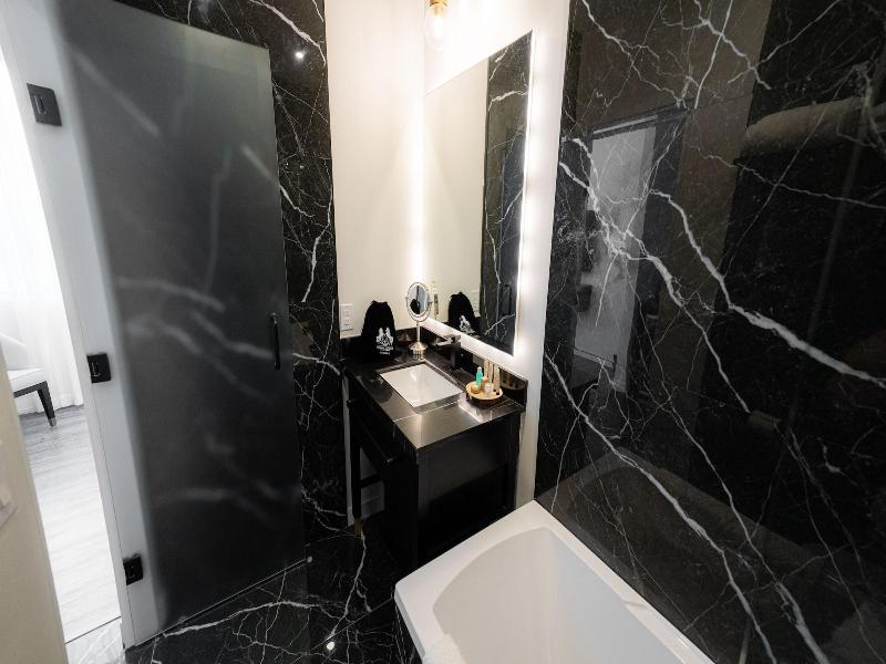 Mount Alverno Luxury Resorts image
