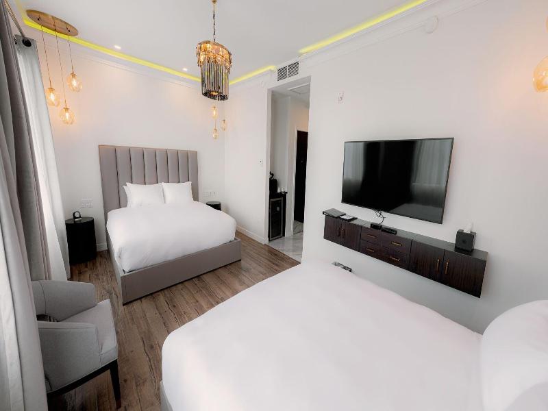 Mount Alverno Luxury Resorts image