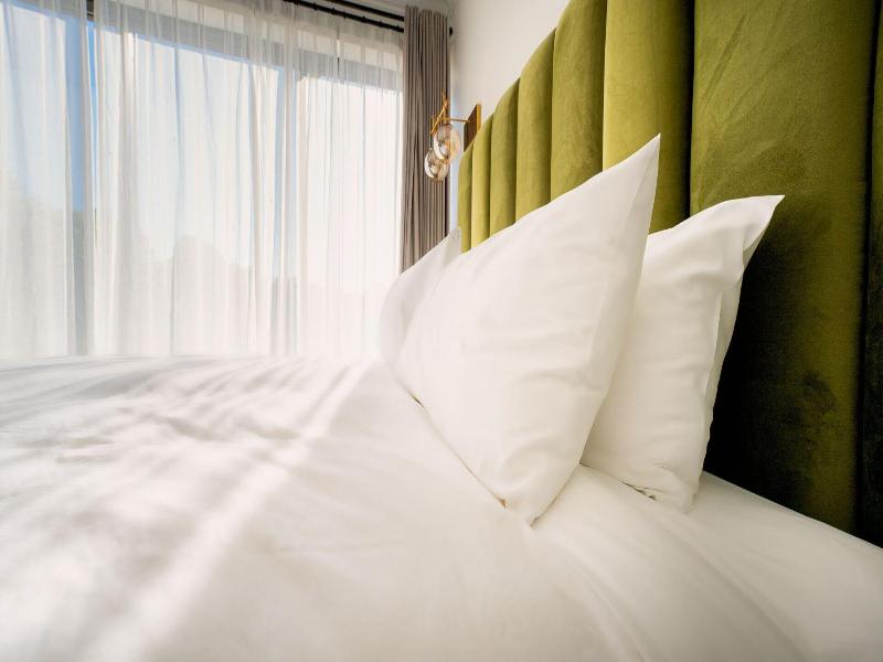 Mount Alverno Luxury Resorts image