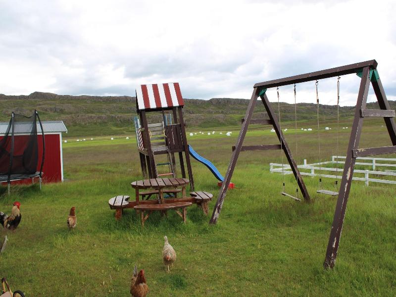 Stã³ri-bakki Guesthouse With Hot Tub — general view