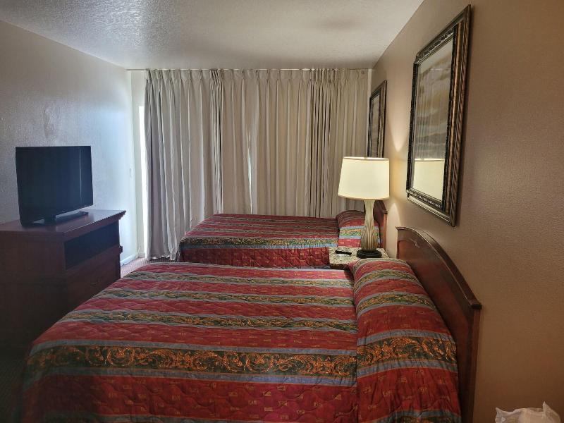 Queens Lodge Motel image