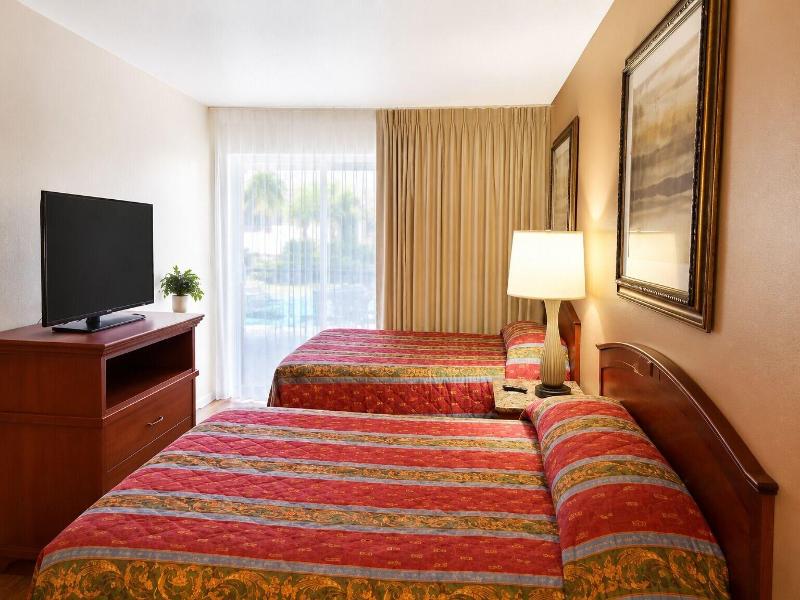 Queens Lodge Motel image