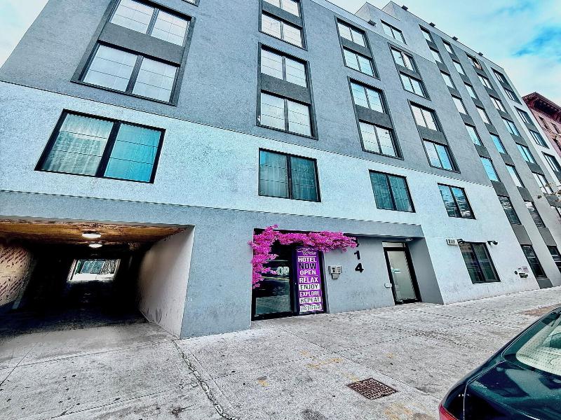 Rose Hotel Bronx image