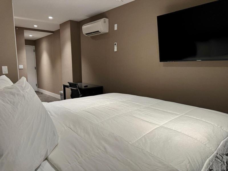 Rose Hotel Bronx image