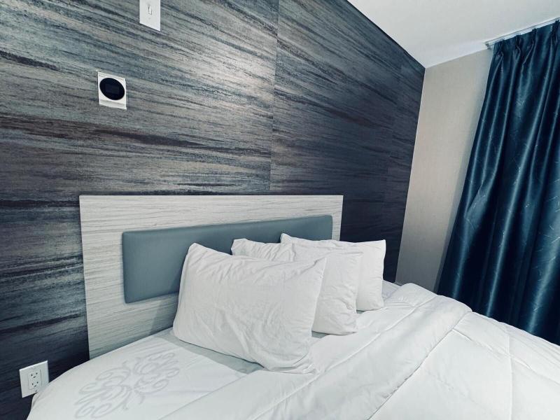Rose Hotel Bronx image