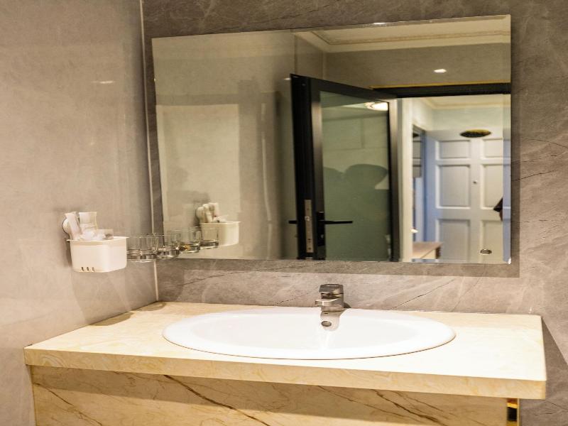 Bien Sao 2 Hotel- Nguyen Van Luong image
