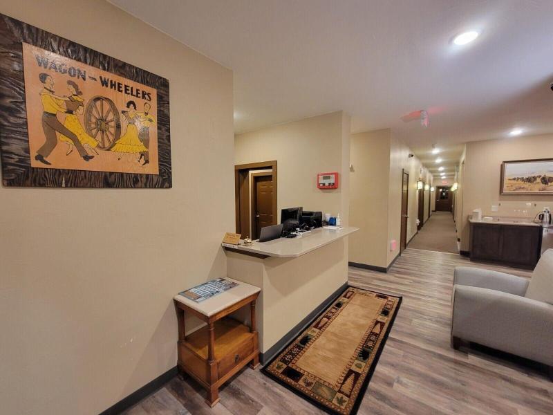 Wagon Wheel Hotel image