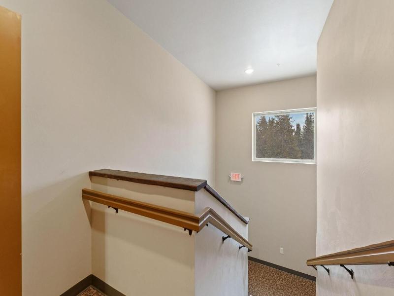 Wagon Wheel Hotel image