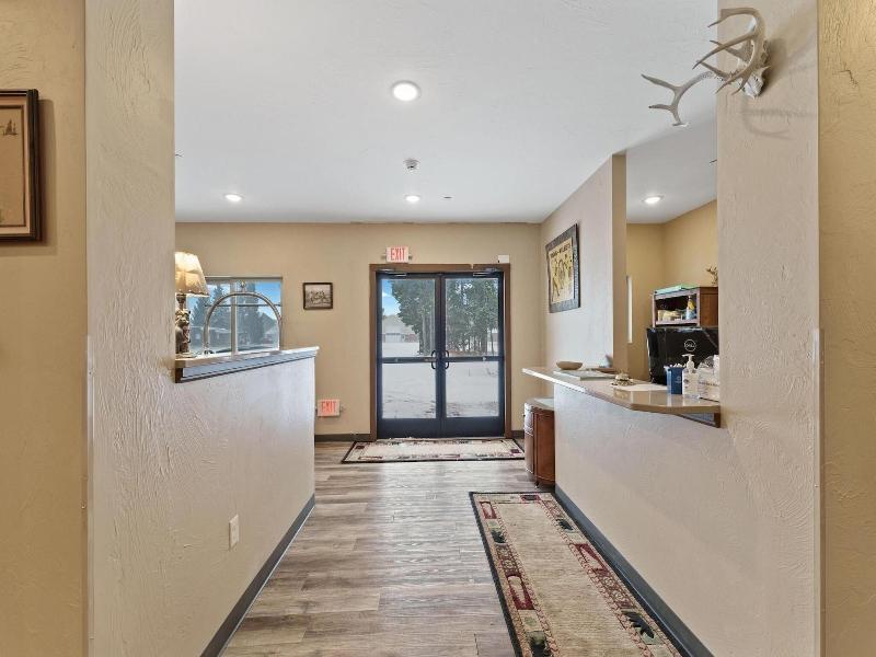 Wagon Wheel Hotel image