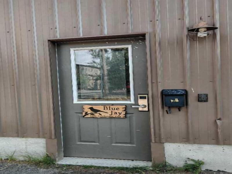 Wagon Wheel Hotel image