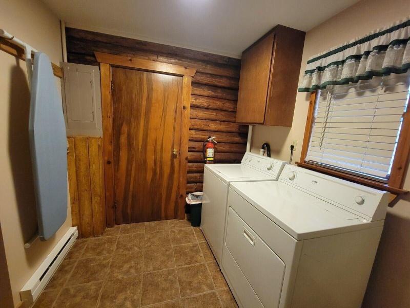 Wagon Wheel Hotel image