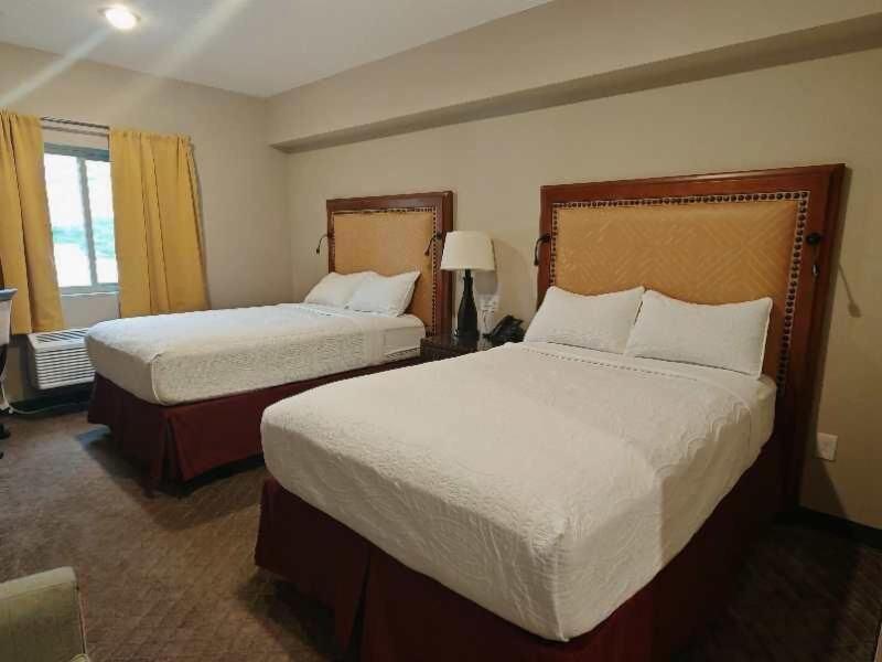Wagon Wheel Hotel image