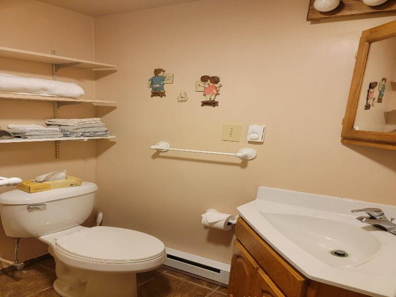 Wagon Wheel Hotel image