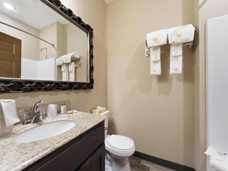 Wagon Wheel Hotel image