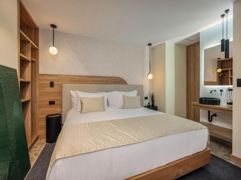 Lin Boutique Hotel By Housy Host image