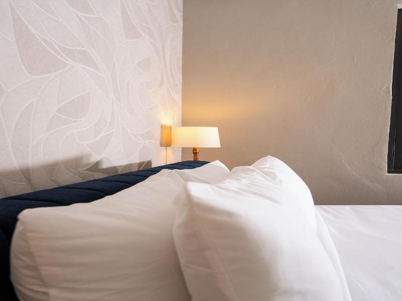 The Oliver Hotel image