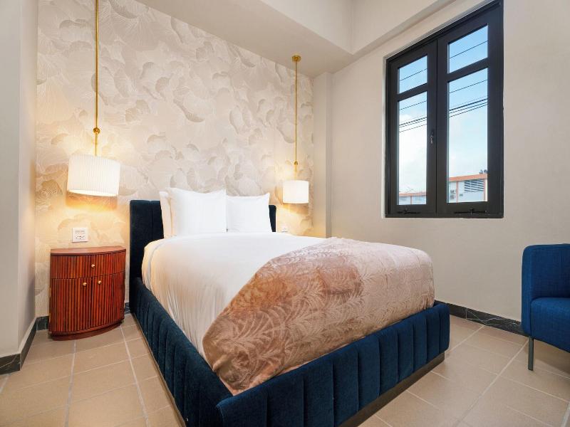 The Oliver Hotel image