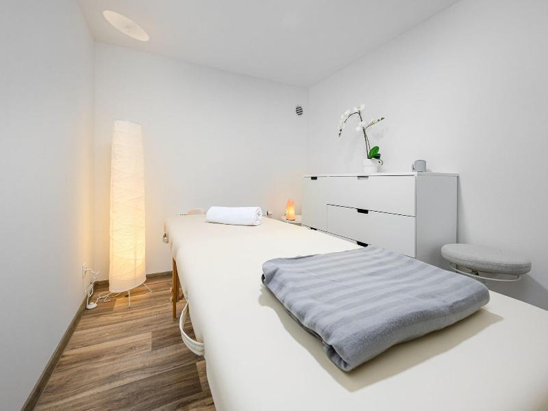Wellness Rooms Central image
