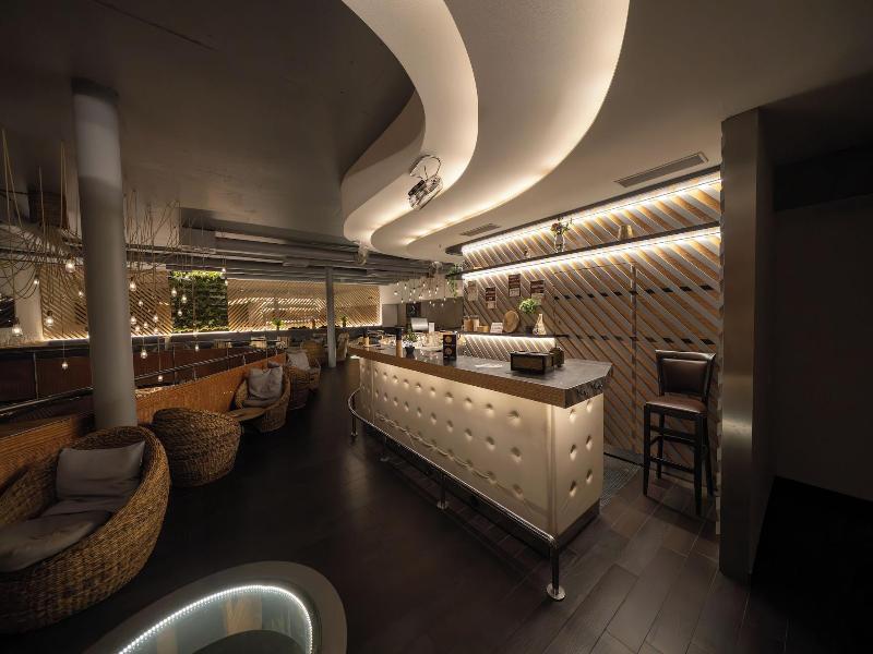 Wellness Rooms Central image