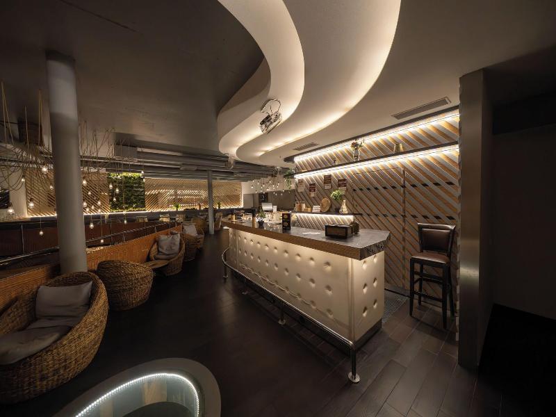 Wellness Rooms Central image