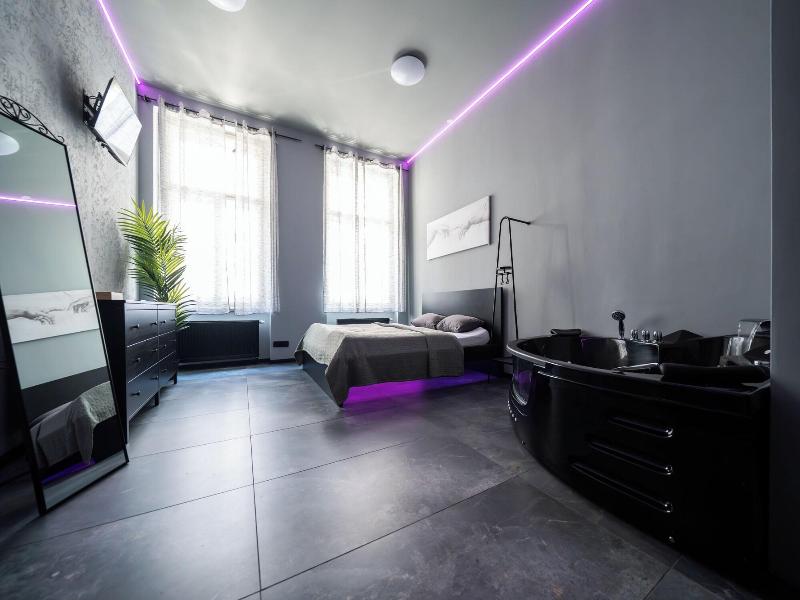 Wellness Rooms Central image