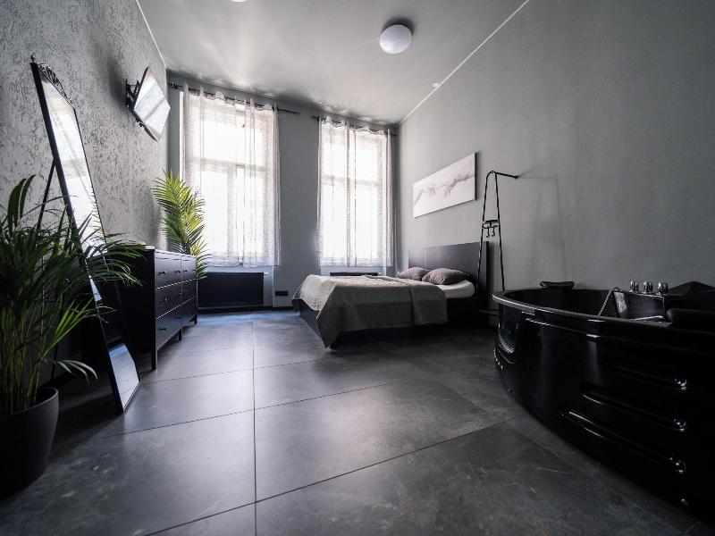 Wellness Rooms Central image