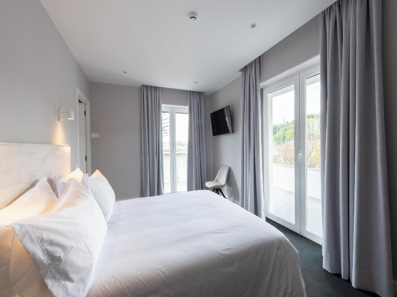 Avenue Hill Hotel image