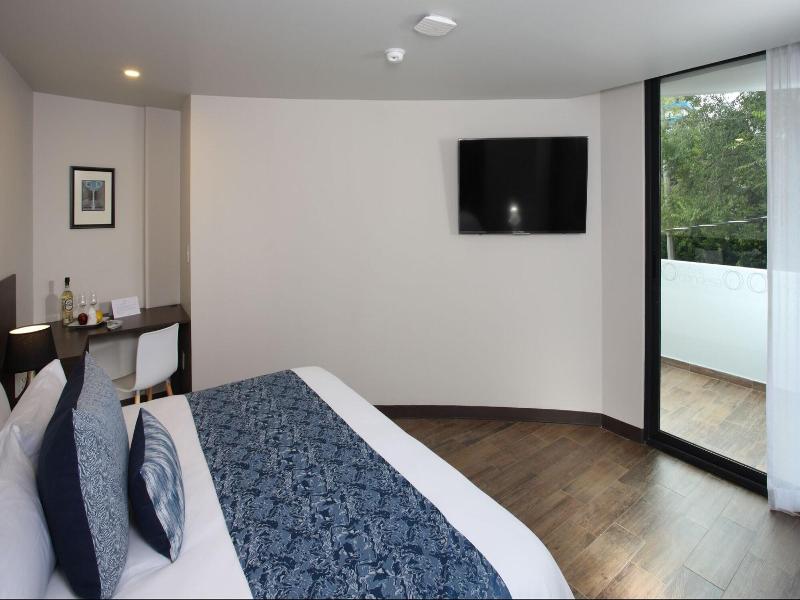 Cã­rculo Condesa image