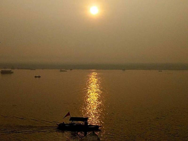 Sada Shiv Guest House Near Ganga River image