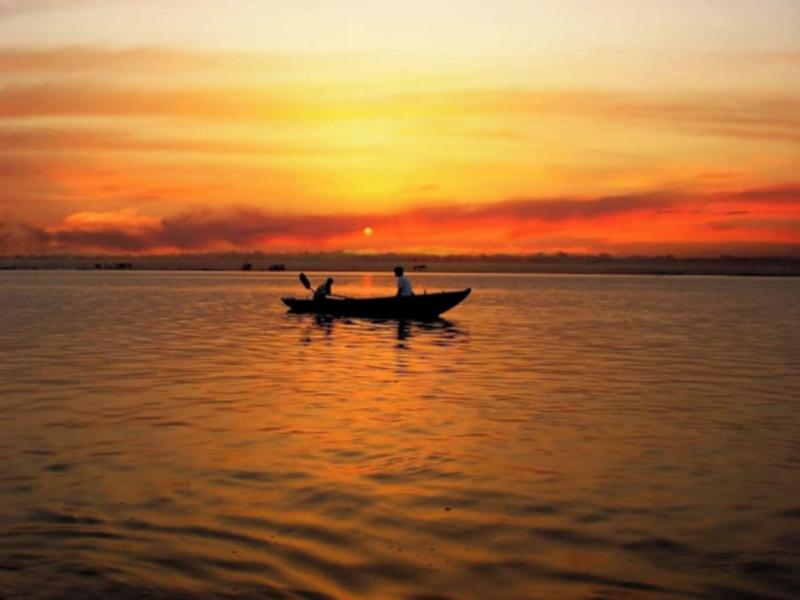 Sada Shiv Guest House Near Ganga River image