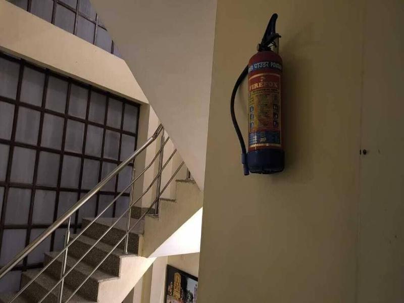 Sada Shiv Guest House Near Ganga River image