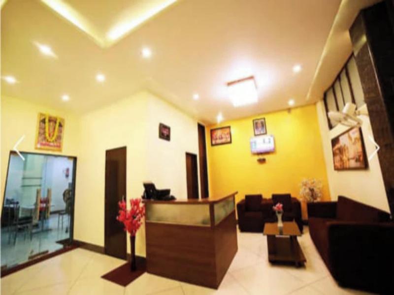 Sada Shiv Guest House Near Ganga River image