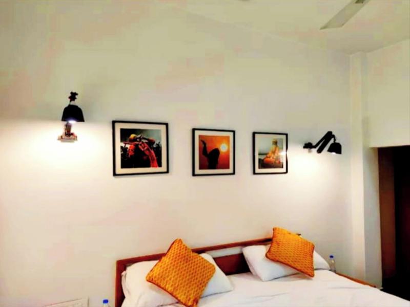 Sada Shiv Guest House Near Ganga River image