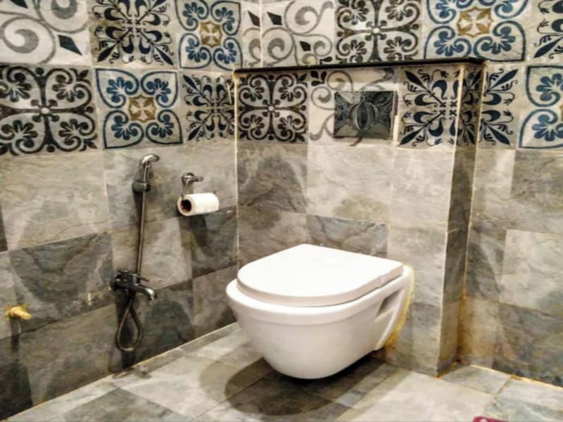 Sada Shiv Guest House Near Ganga River image