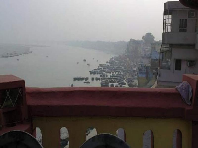 Sada Shiv Guest House Near Ganga River image