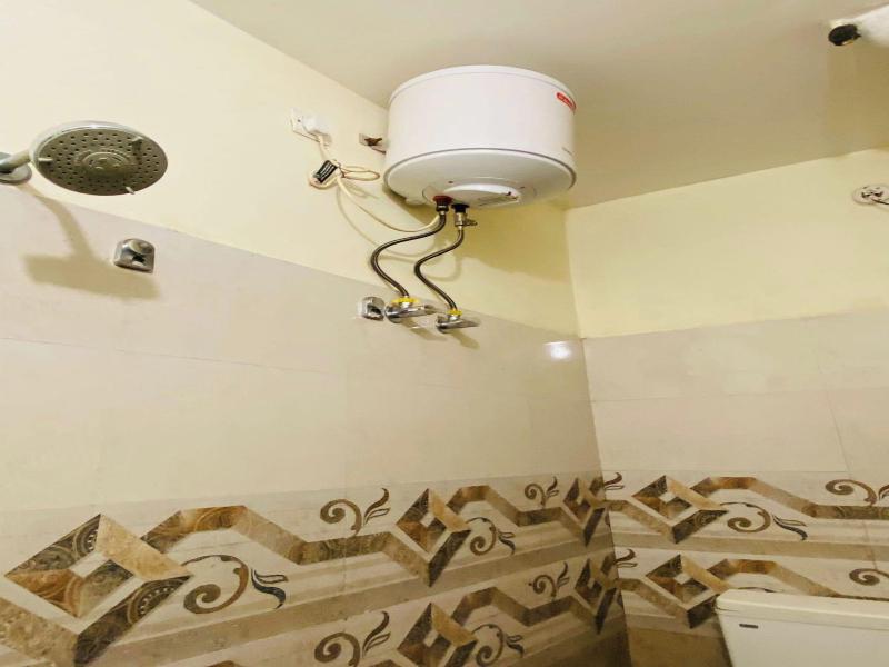 Sada Shiv Guest House Near Ganga River image