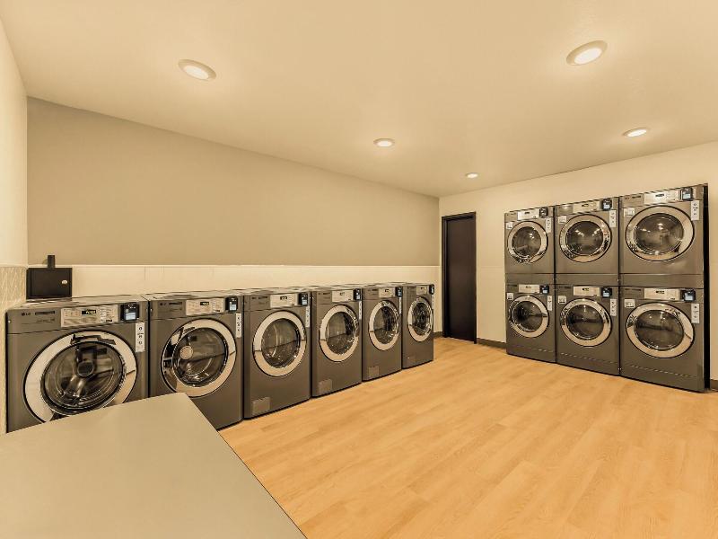 Livaway Suites Seattle-renton image