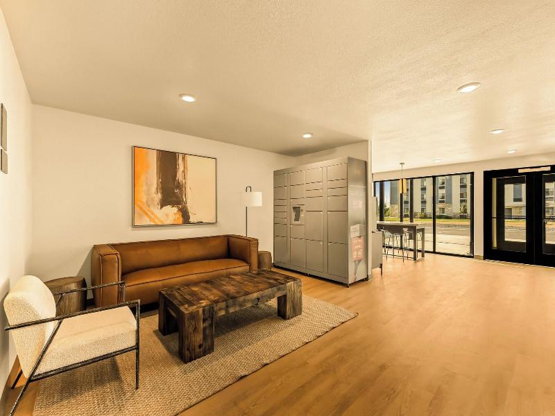 Livaway Suites Seattle-renton image