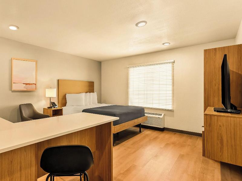Livaway Suites Seattle-renton image