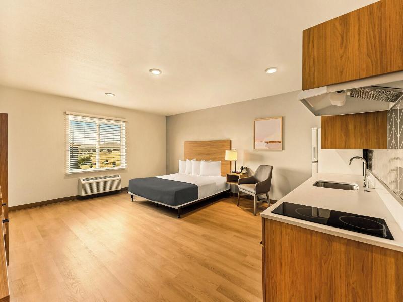 Livaway Suites Seattle-renton image