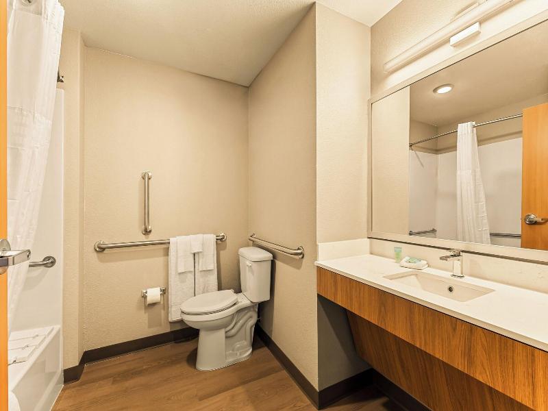 Livaway Suites Seattle-renton image