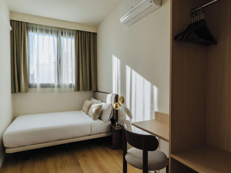 Atipico Madrid image