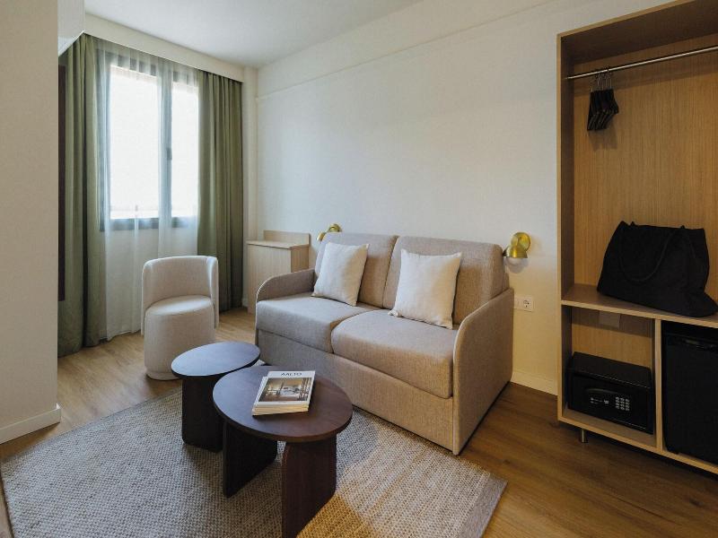 Atipico Madrid image